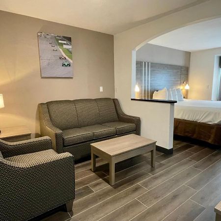 Best Western Roanoke Inn & Suites Екстериор снимка