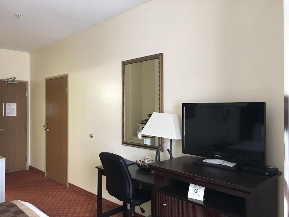 Best Western Roanoke Inn & Suites Екстериор снимка