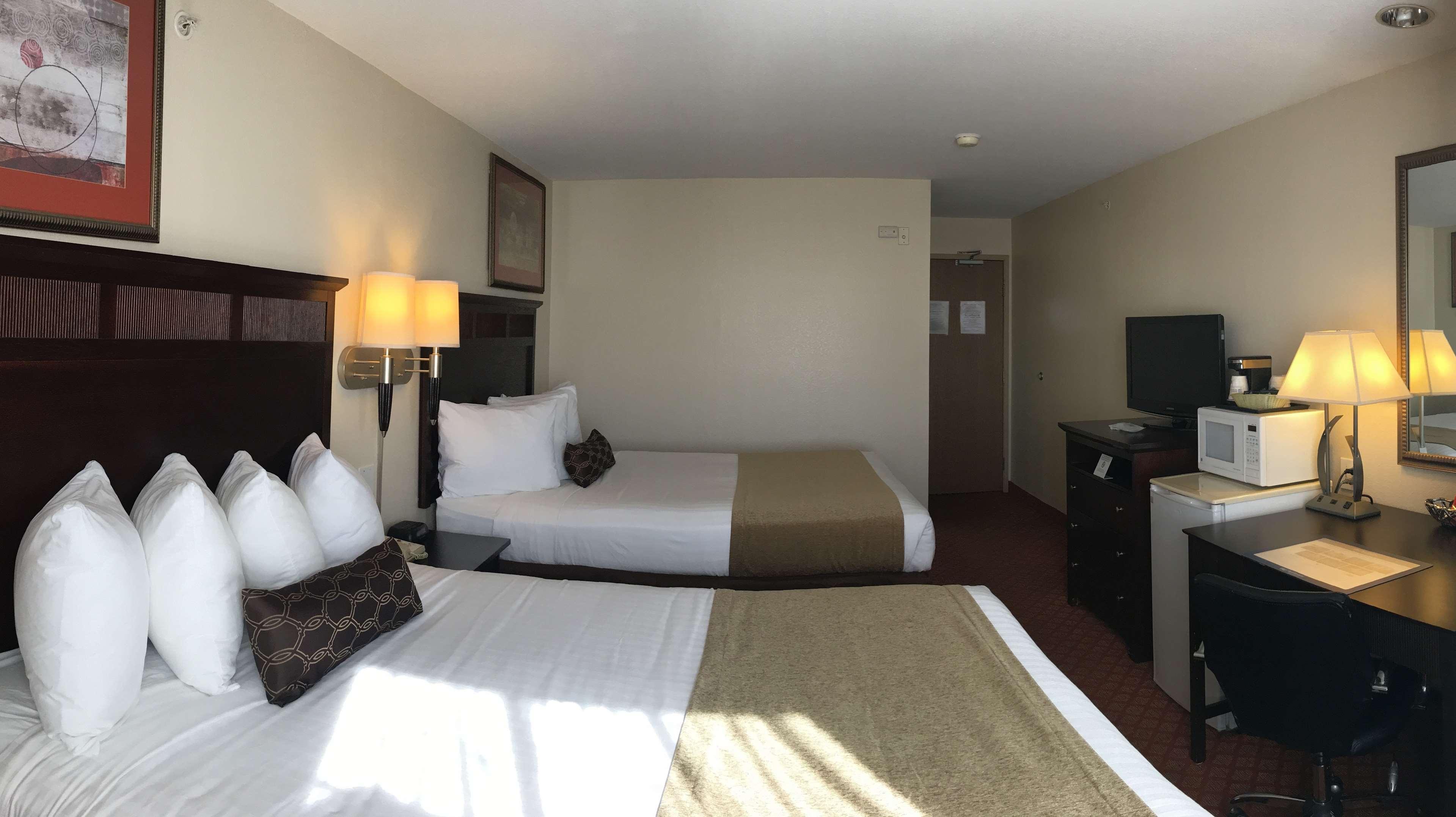 Best Western Roanoke Inn & Suites Екстериор снимка