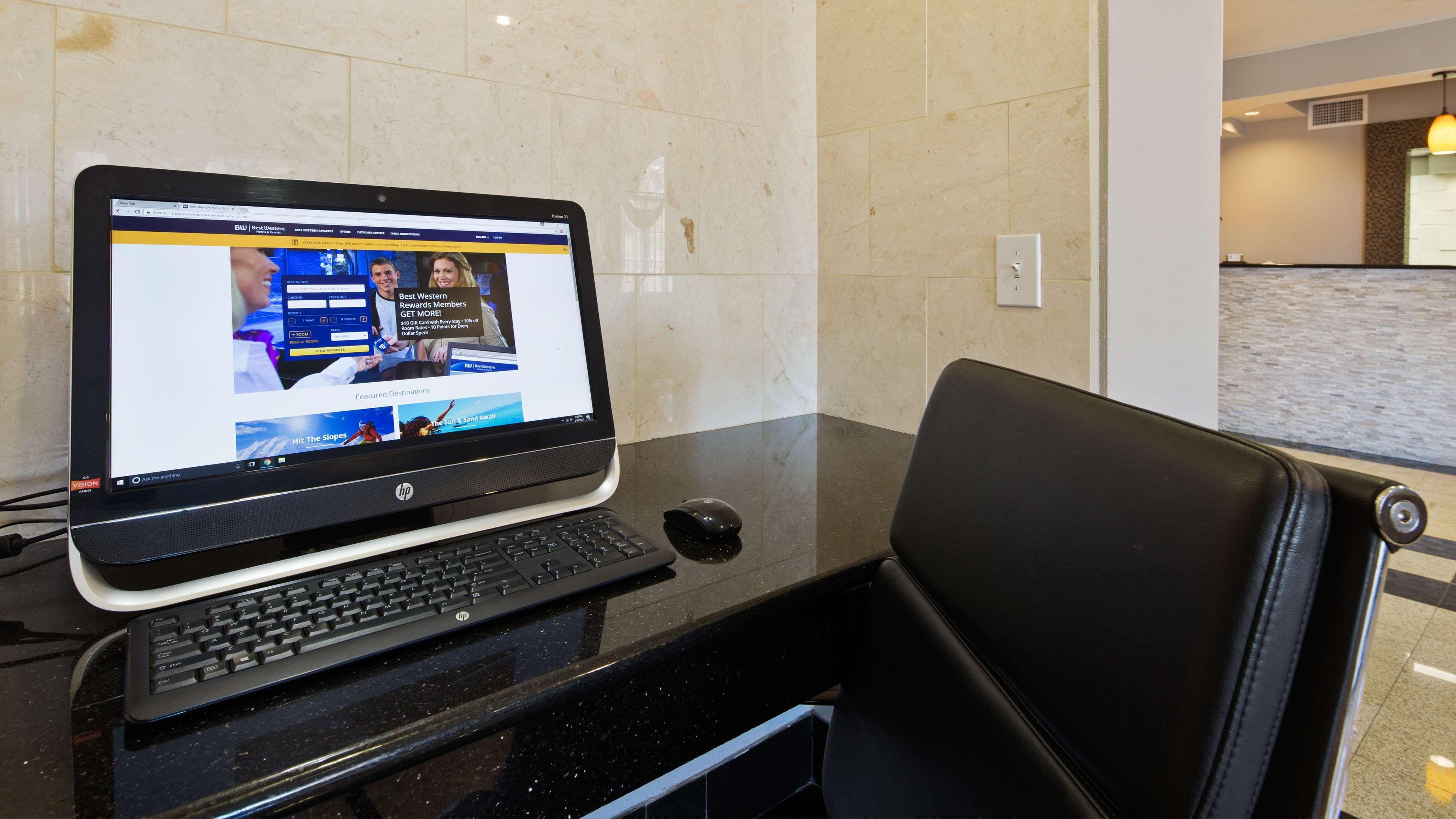 Best Western Roanoke Inn & Suites Екстериор снимка