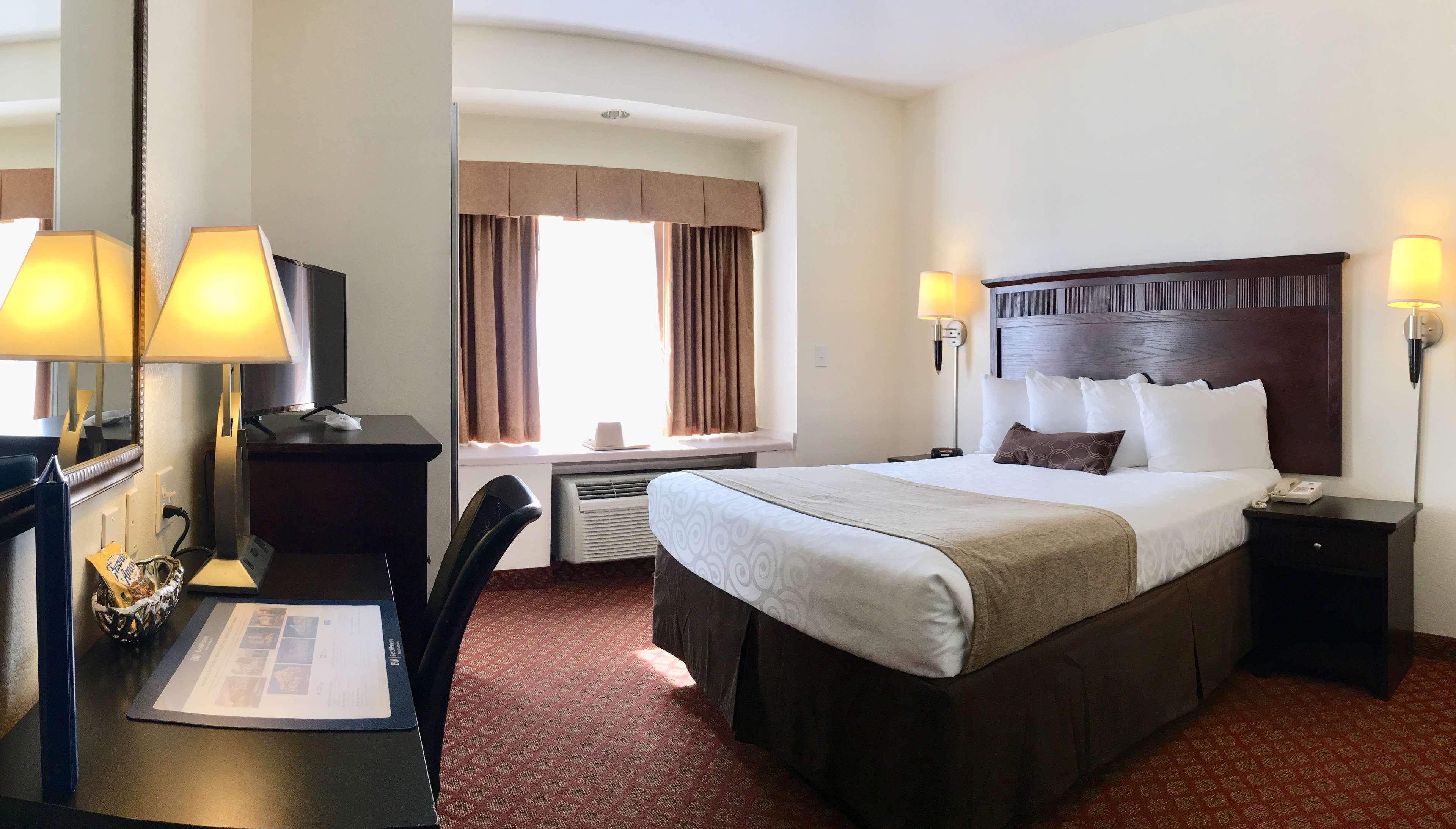 Best Western Roanoke Inn & Suites Екстериор снимка