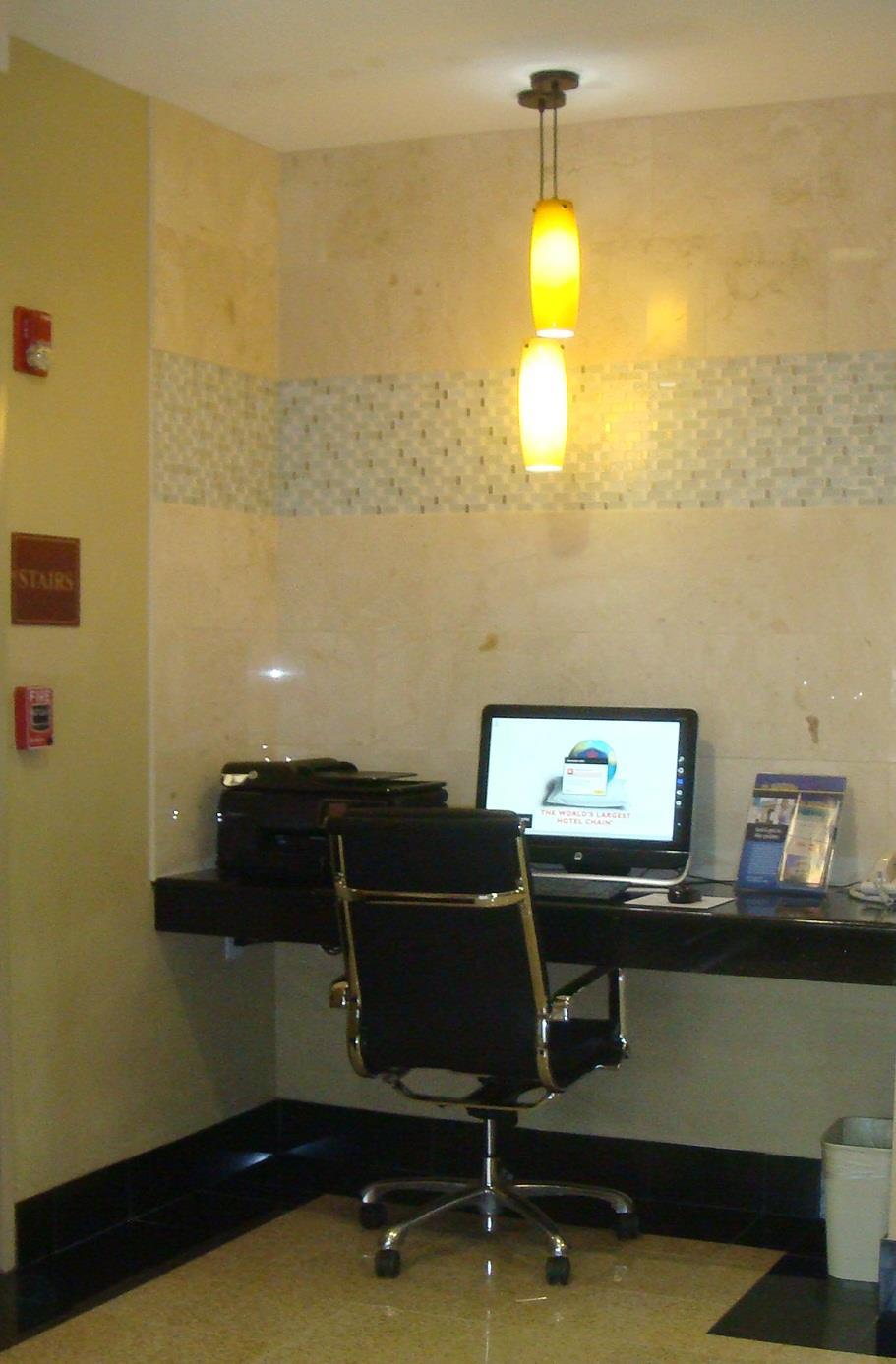 Best Western Roanoke Inn & Suites Екстериор снимка