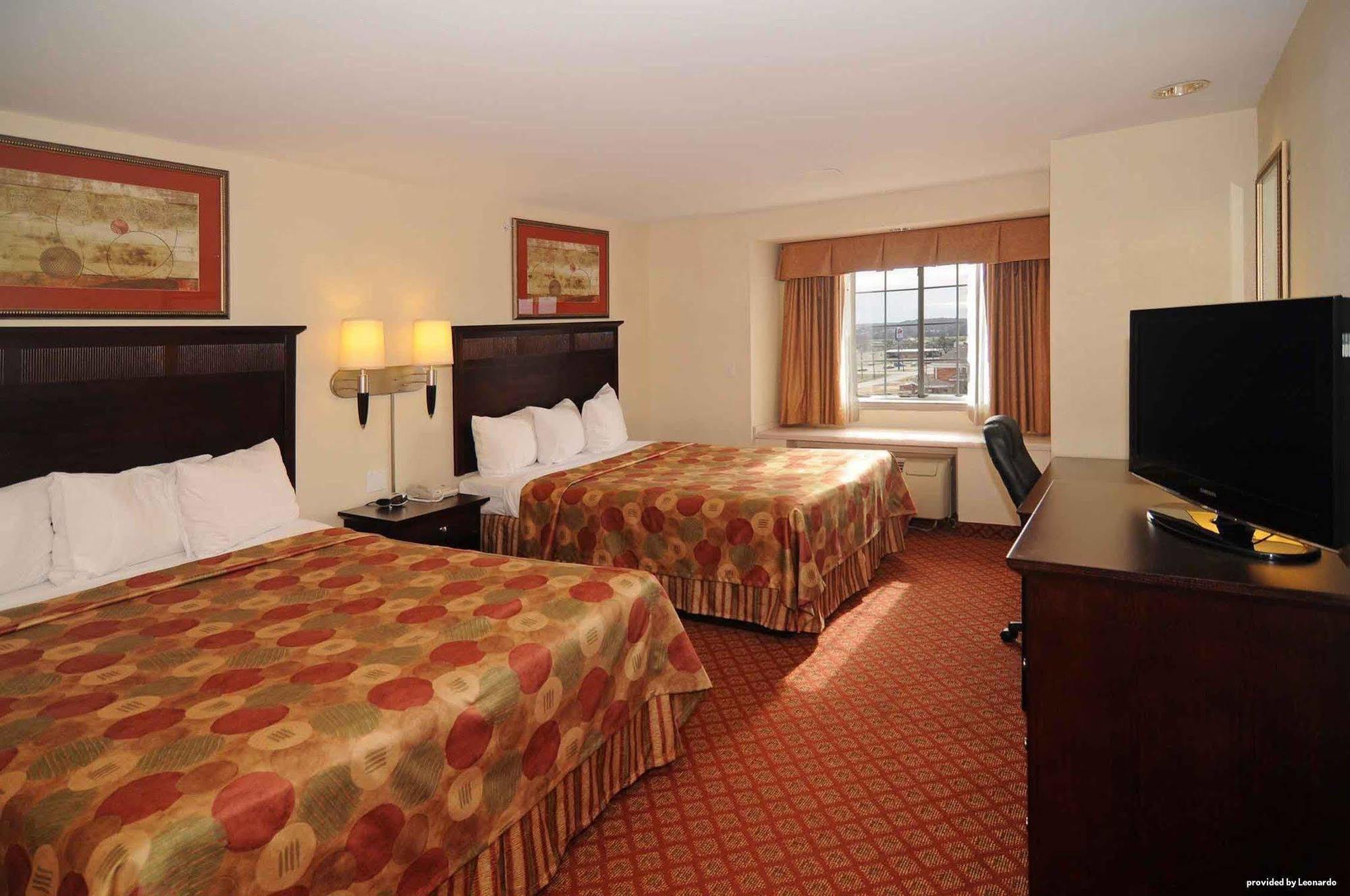 Best Western Roanoke Inn & Suites Стая снимка