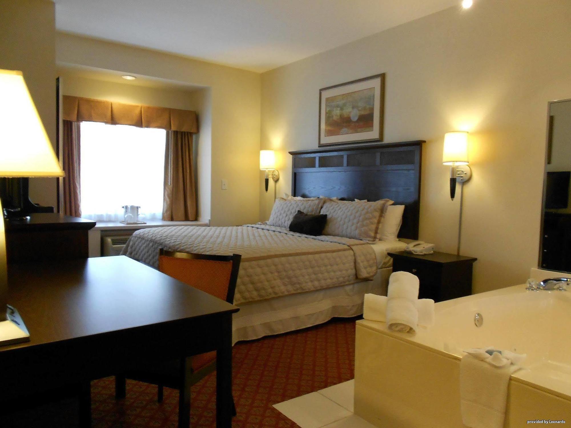 Best Western Roanoke Inn & Suites Стая снимка